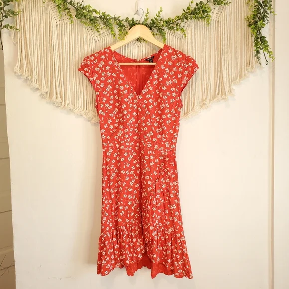 J.CREW Red Dainty Floral Faux Wrap Short Sleeve V Neck Ruffle Mini Dress sz 00 - Picture 3 of 9